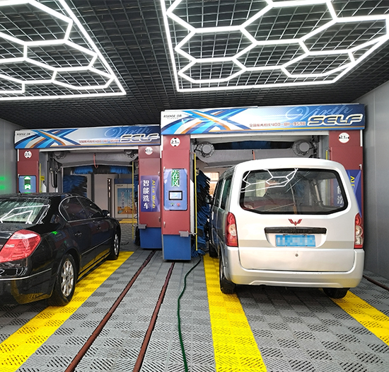 新疆加油站安装2台日森无人智能洗车机