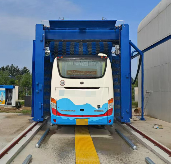 河北客运站安装日森3刷公交巴士洗车机